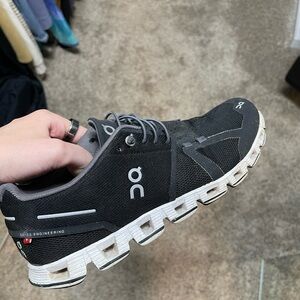 On Running Cloud 2.0 - Women’s Size 9.5